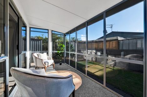 Photo of property in 2/65 Northgate, Strandon, New Plymouth, 4312