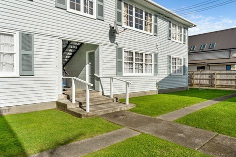 Photo of property in 1/95 Whites Line East, Waiwhetu, Lower Hutt, 5010