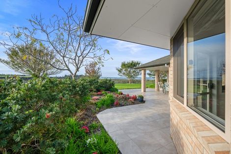 Photo of property in 68d Tuparekura Road, South Head, Helensville, 0874