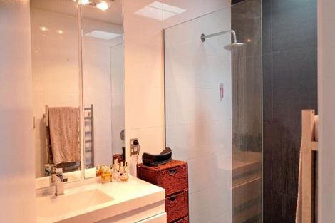 Photo of property in 2/51 Shakespeare Road, Milford, Auckland, 0620