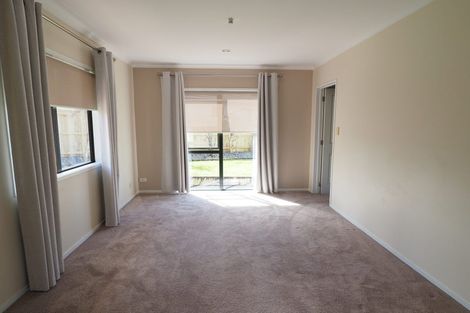 Photo of property in 9 Graven Court, Henderson, Auckland, 0612