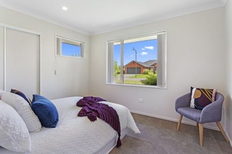 Photo of property in 2 Austen Place, Rolleston, 7614