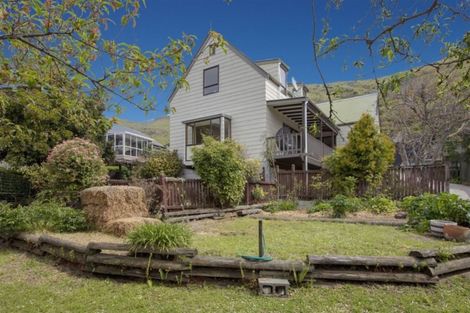 Photo of property in 63 Flinders Road, Heathcote Valley, Christchurch, 8022