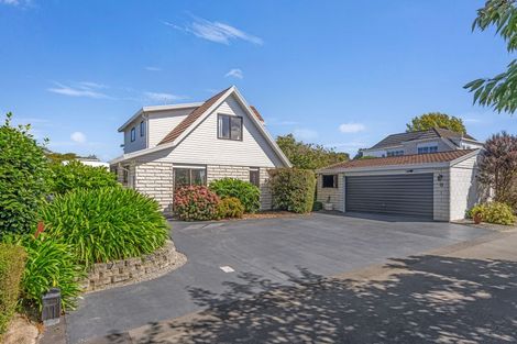 Photo of property in 10 Rowanwood Close, Halswell, Christchurch, 8025