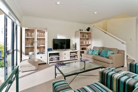 Photo of property in 7/14 Ponderosa Drive, Oteha, Auckland, 0632