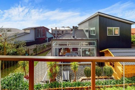 Photo of property in 9 Birkhall Grove, Strathmore Park, Wellington, 6022