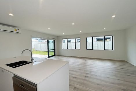 Photo of property in 6 Riria Crescent, Takanini, 2112