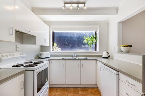 Photo of property in 30 Sandgate Avenue, Botany Downs, Auckland, 2010