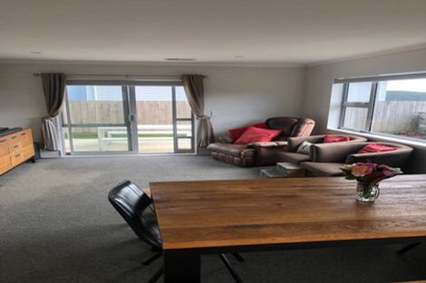 Photo of property in 35 Havana Rise, Grenada Village, Wellington, 6037