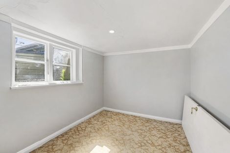 Photo of property in 8 Glendavar Street, Berhampore, Wellington, 6023