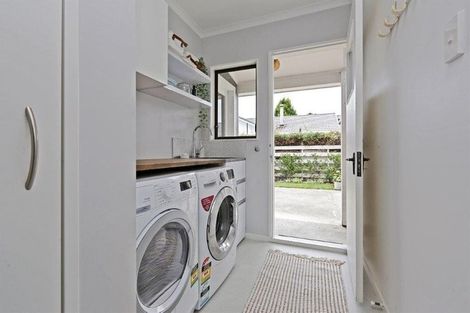 Photo of property in 33 Hetley Crescent, Taradale, Napier, 4112