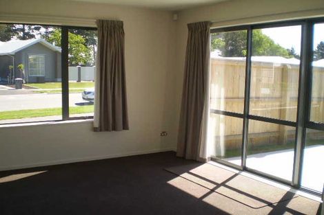 Photo of property in 8 Mokihi Gardens, Hillmorton, Christchurch, 8024