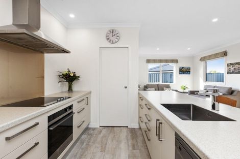 Photo of property in 12 Rotoiti Way, Poraiti, Napier, 4112