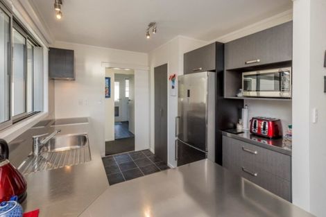 Photo of property in 11 Hastings Street, Waikanae Beach, Waikanae, 5036