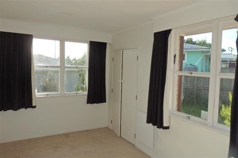 Photo of property in 14 Gills Avenue, Papakura, 2110
