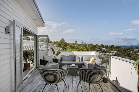 Photo of property in 2/21 Hythe Terrace, Mairangi Bay, Auckland, 0630