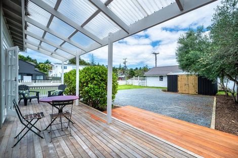 Photo of property in 221 Henderson Valley Road, Henderson, Auckland, 0612