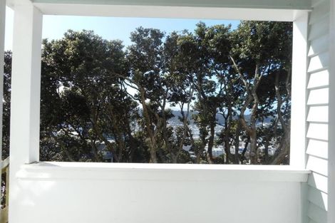 Photo of property in 82 Kelburn Parade, Kelburn, Wellington, 6012