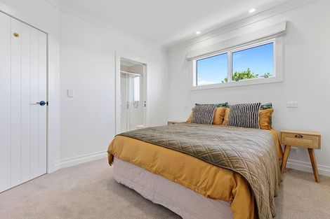 Photo of property in 43 Donnelly Street, Oakura, 4314