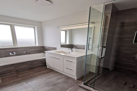 Photo of property in 5 Gilders Grove, Heathcote Valley, Christchurch, 8022