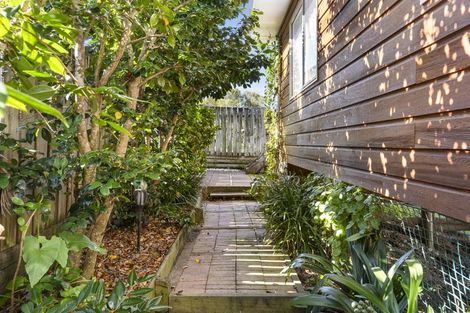 Photo of property in 16a Kokiri Street, Te Atatu South, Auckland, 0610