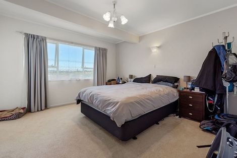 Photo of property in 94 Stapleford Crescent, Browns Bay, Auckland, 0630