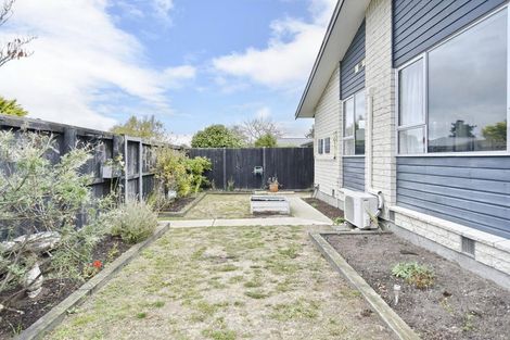 Photo of property in 1/9 Valecrest Avenue, Parklands, Christchurch, 8083