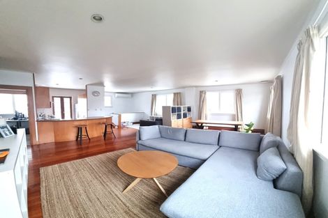 Photo of property in 1 Edge Hill, Mount Victoria, Wellington, 6011