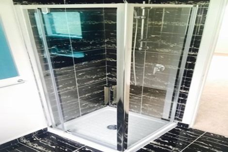 Photo of property in 43 Cedar Heights Avenue, Massey, Auckland, 0614