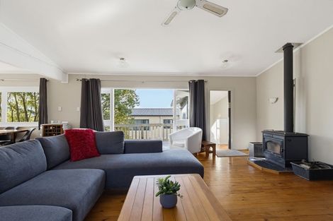 Photo of property in 29 Cedar Terrace, Stanmore Bay, Whangaparaoa, 0932