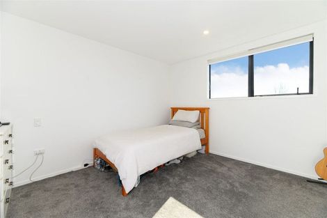 Photo of property in 2/10 Yeovil Road, Te Atatu Peninsula, Auckland, 0610
