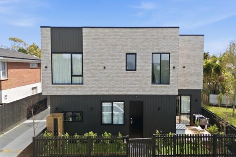 Photo of property in 15b Wilbur Place, Pakuranga Heights, Auckland, 2010