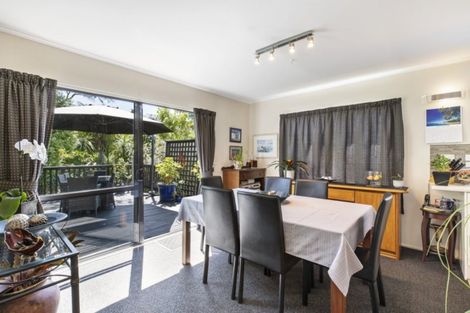 Photo of property in 1/121 Godley Road, Green Bay, Auckland, 0604