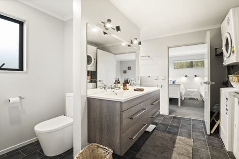 Photo of property in 46 Esplanade, Kaka Point, 9271