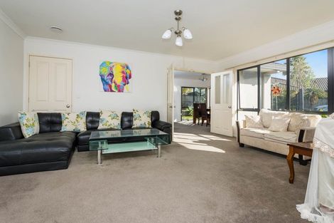 Photo of property in 10 Scarlet Oak Drive, Schnapper Rock, Auckland, 0632