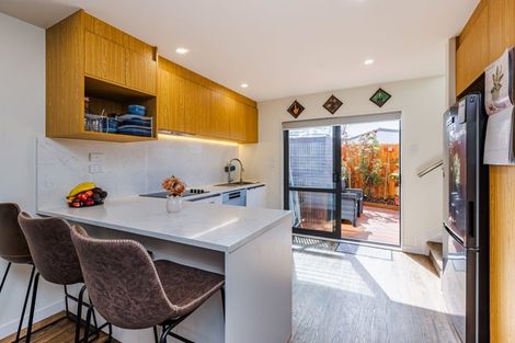 Photo of property in 17e Ewbank Place, Manurewa, Auckland, 2102