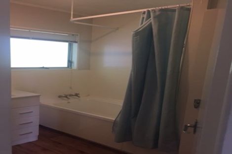 Photo of property in 1/22 Dunraven Place, Torbay, Auckland, 0630