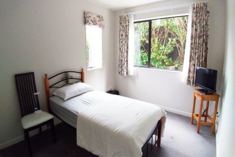 Photo of property in 17 Zara Court, Windsor Park, Auckland, 0632
