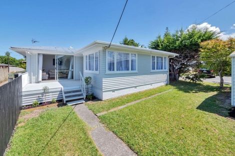 Photo of property in 19 Beaubank Road, Kelston, Auckland, 0602