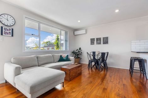 Photo of property in 1/53 Pakuranga Road, Pakuranga, Auckland, 2010