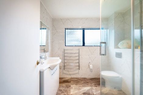 Photo of property in 1/5 Flavia Close, Torbay, Auckland, 0630
