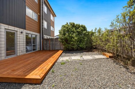 Photo of property in 4 Meritage Lane, Te Atatu South, Auckland, 0610