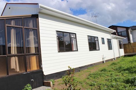Photo of property in 12 Sturdee Road, Manurewa, Auckland, 2102