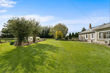 Photo of property in 66 Riverbank Road, Inch Clutha, Kaitangata, 9281
