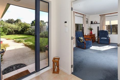 Photo of property in 98 Reynolds Road, Pukekohe, 2120