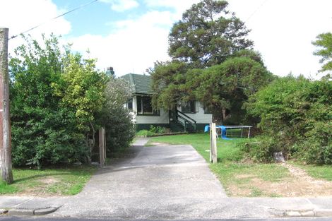 Photo of property in 3 Ozich Avenue, Te Atatu South, Auckland, 0610