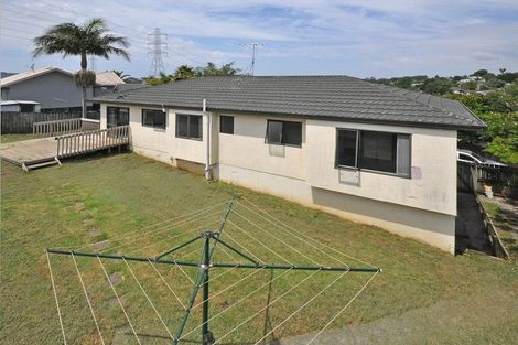 Photo of property in 9 Breenagh Place, Massey, Auckland, 0614