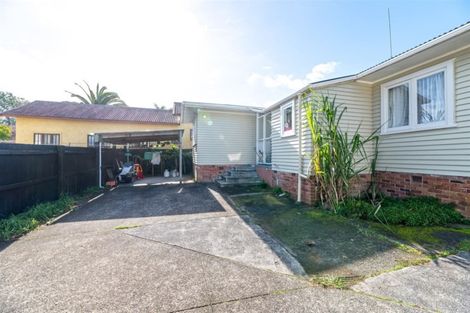 Photo of property in 9 Stephen Avenue, Henderson, Auckland, 0610