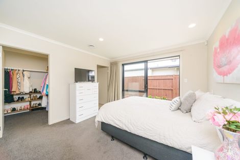 Photo of property in 2 Pegasus Place, Kelvin Grove, Palmerston North, 4414