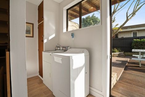 Photo of property in 1a James Condon Place, Redwood, Christchurch, 8051